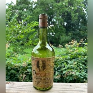 Marquise Green Wine Bottle Bar Accessory